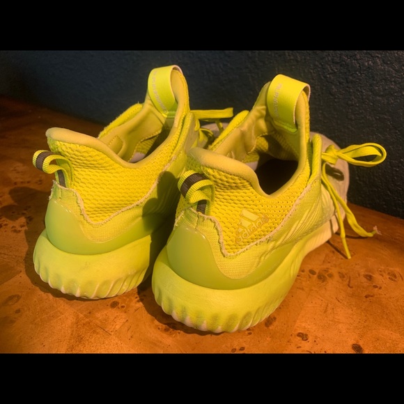 Adidas alphabounce neon women’s running shoe size 10 - Picture 4 of 6
